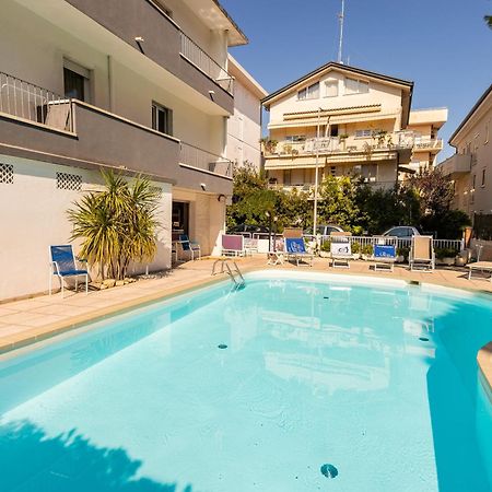 La Plata Hotel - Con Piscina Риччоне Екстер'єр фото